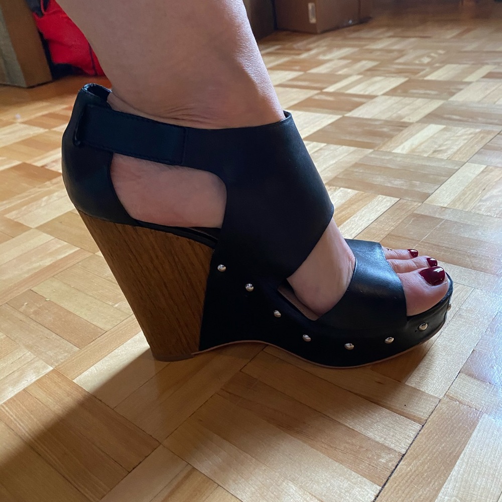 Vince Camuto Sexy plateform sandals real leather